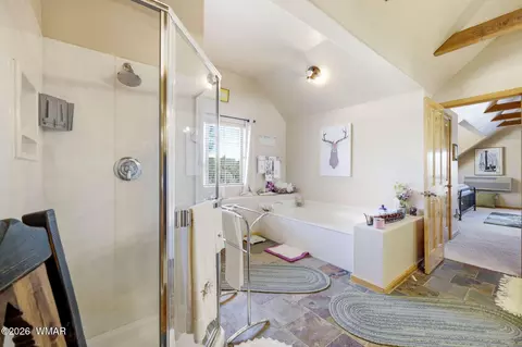 Bath - 2337 Puma Cir, Overgaard, AZ 85933 photo 3 of 4