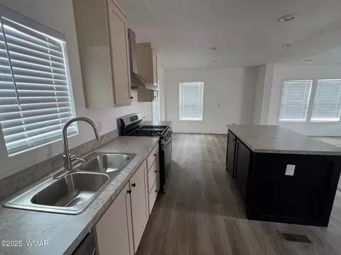Kitchen - 4129 Apache Rd, Snowflake, AZ 85937 photo 2 of 3