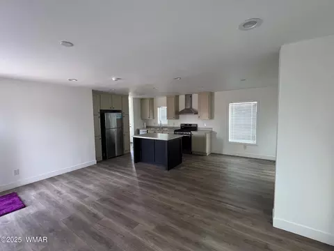 Living - 4129 Apache Rd, Snowflake, AZ 85937 photo 2 of 2