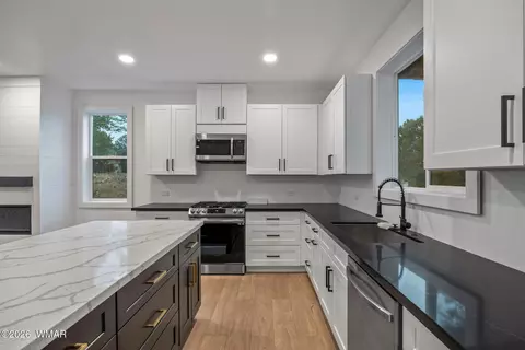 Kitchen - 2845 Mustang Trl, Overgaard, AZ 85933 photo 2 of 3