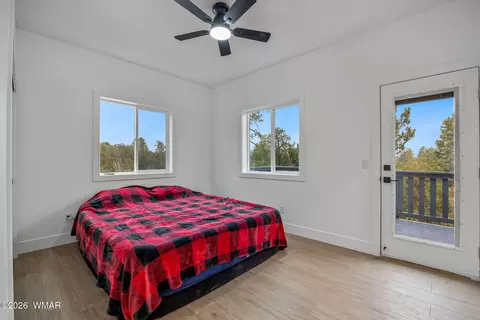 Bedroom - 2845 Mustang Trl, Overgaard, AZ 85933 photo 5 of 6