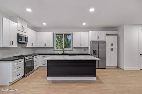 Kitchen - 2845 Mustang Trl, Overgaard, AZ 85933 photo 1 of 3