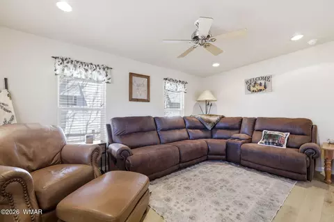 2218 Rodeo Rd, Overgaard, AZ 85933 photo 9