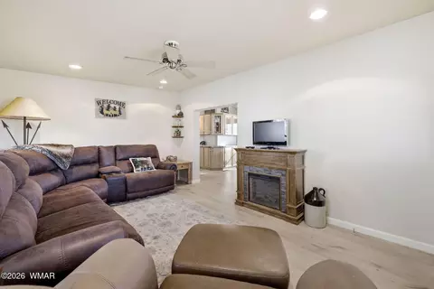 2218 Rodeo Rd, Overgaard, AZ 85933 photo 10
