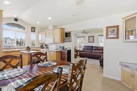 2218 Rodeo Rd, Overgaard, AZ 85933 photo 13