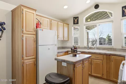 2218 Rodeo Rd, Overgaard, AZ 85933 photo 14