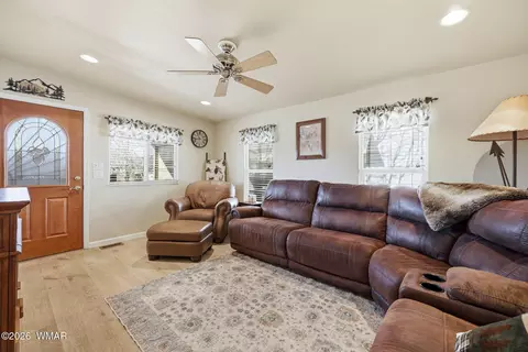 2218 Rodeo Rd, Overgaard, AZ 85933 photo 11