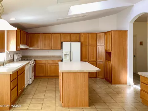 310 Timber Ridge Loop, Show Low, AZ 85901 photo 14