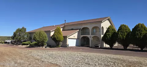 8608 Airport Dr, Show Low, AZ 85901