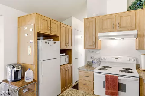 2703 Rustlers Roost, Overgaard, AZ 85933 photo 17