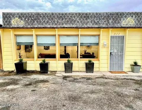 311 W Hopi Dr, Holbrook, AZ 86025