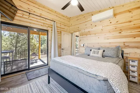 Bedroom - 2787 Paradise Pines Rd, Overgaard, AZ 85933 photo 1 of 5
