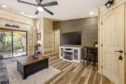 Living - 2787 Paradise Pines Rd, Overgaard, AZ 85933 photo 3 of 3
