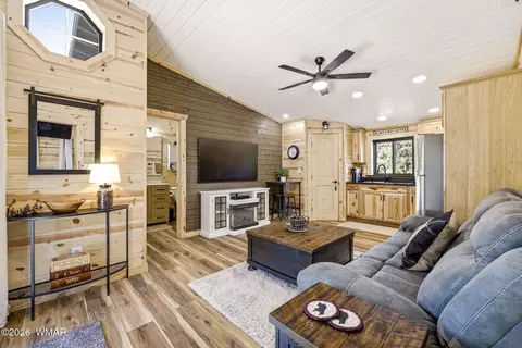 Living - 2787 Paradise Pines Rd, Overgaard, AZ 85933 photo 1 of 3