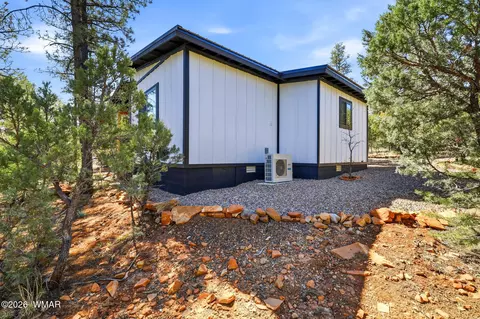 Exterior - 2787 Paradise Pines Rd, Overgaard, AZ 85933 photo 6 of 17