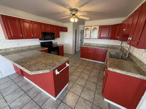 Kitchen - 7525 E Sherwood Dr, Snowflake, AZ 85937 photo 3 of 3
