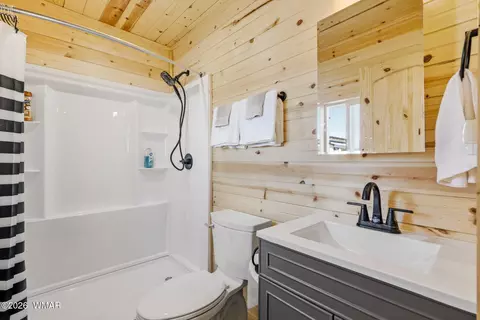 Bath - 1601 E Becker Ln, Springerville, AZ 85938 photo 1 of 1