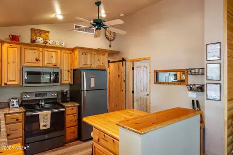 Kitchen - 1875 Pine St #2, Lakeside, AZ 85929 photo 2 of 4