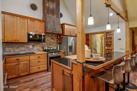 Kitchen - 2891 Antelope Trl, Overgaard, AZ 85933 photo 2 of 4