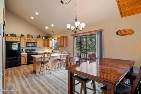 Dining - 2276 Lindbergh Rd, Overgaard, AZ 85933 photo 1 of 1