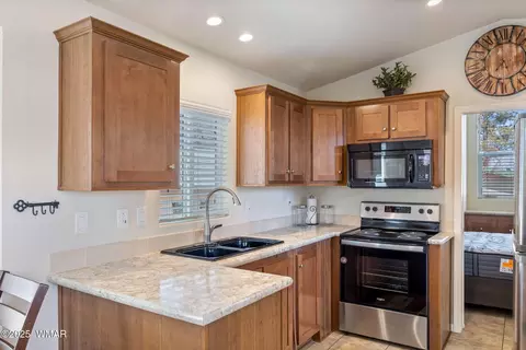 2206 Wrangler Way, Overgaard, AZ 85933 photo 12