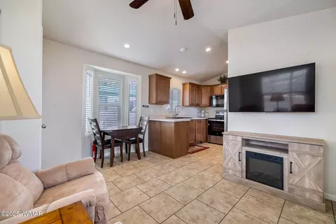 2206 Wrangler Way, Overgaard, AZ 85933 photo 10