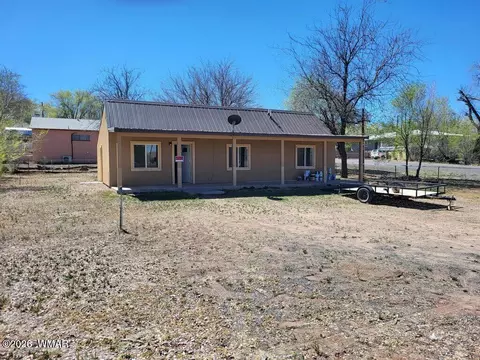 290 S 1st, Saint Johns, AZ 85936