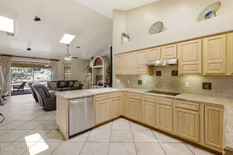 Kitchen - 2236 Roundabout Way, Overgaard, AZ 85933 photo 2 of 3