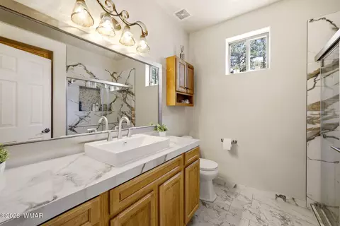 Bath - 2236 Roundabout Way, Overgaard, AZ 85933 photo 3 of 4