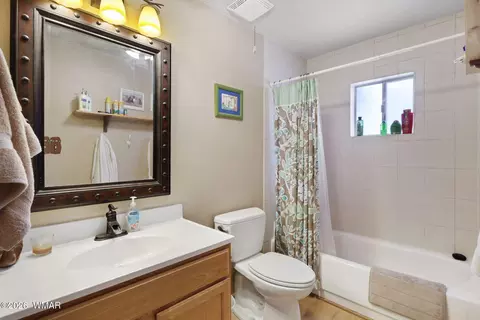 Bath - 3566 Black Bear Run, Overgaard, AZ 85933 photo 1 of 1