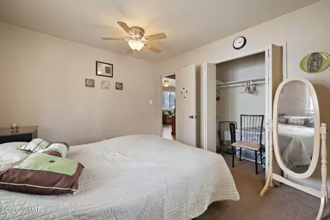 Bedroom - 3566 Black Bear Run, Overgaard, AZ 85933 photo 3 of 4