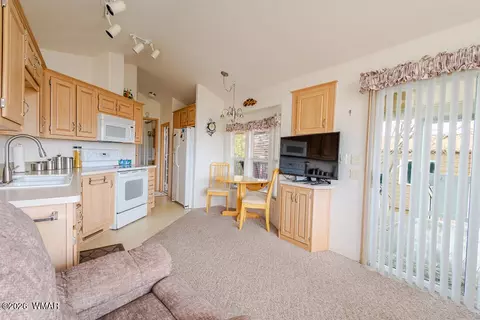 2217 Rodeo Rd, Overgaard, AZ 85933 photo 14