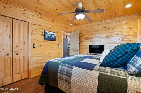 Bedroom - 2741 Elk Trail Rd, Overgaard, AZ 85933 photo 3 of 8
