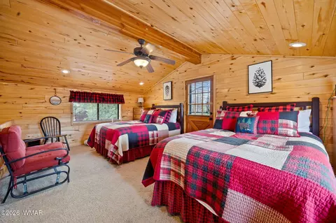 Bedroom - 2741 Elk Trail Rd, Overgaard, AZ 85933 photo 6 of 8