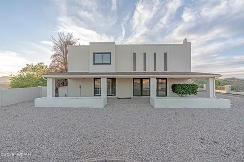 1052 W Estate Dr, Miami, AZ 85539