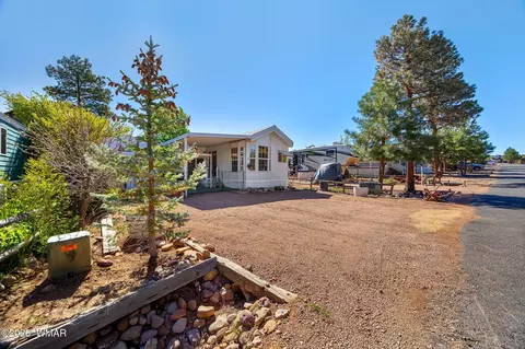 2725 Whiskey Rd, Overgaard, AZ 85933