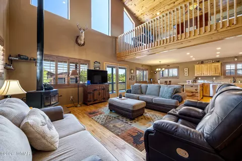Living - 2757 Sunflower Dr, Overgaard, AZ 85933 photo 1 of 3