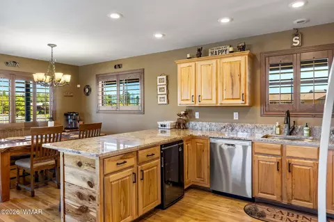 Kitchen - 2757 Sunflower Dr, Overgaard, AZ 85933 photo 2 of 2
