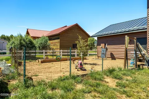 Exterior - 2757 Sunflower Dr, Overgaard, AZ 85933 photo 9 of 10