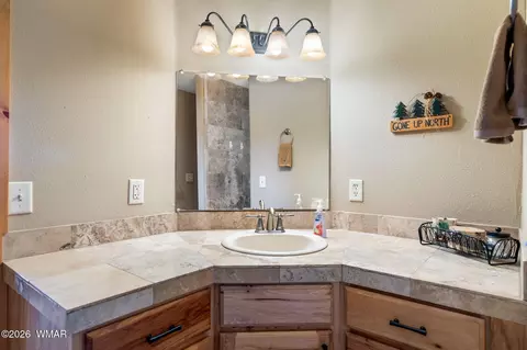 Bath - 2757 Sunflower Dr, Overgaard, AZ 85933 photo 2 of 3