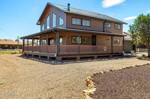2757 Sunflower Dr, Overgaard, AZ 85933
