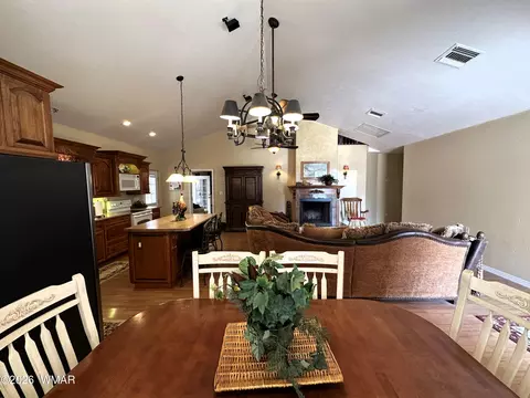 Dining - 623 E Maricopa Dr, Springerville, AZ 85938 photo 2 of 2