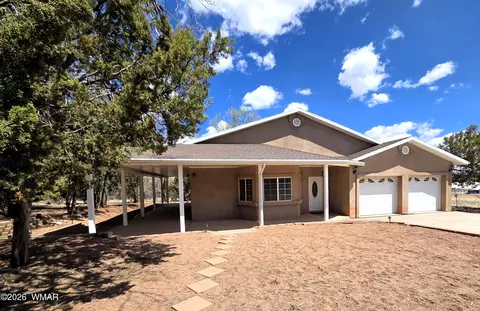 Exterior - 623 E Maricopa Dr, Springerville, AZ 85938 photo 2 of 3