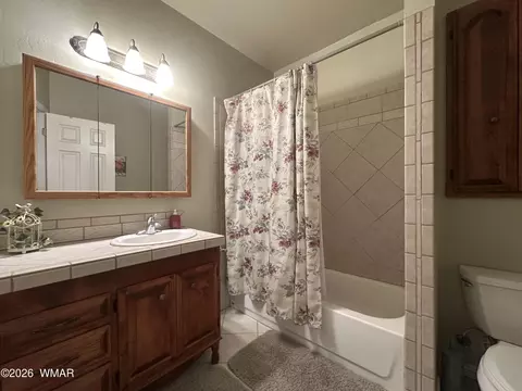 Bath - 623 E Maricopa Dr, Springerville, AZ 85938 photo 4 of 4