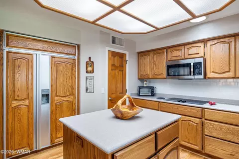 Kitchen - 2922 Pine Rim Rd, Overgaard, AZ 85933 photo 4 of 4