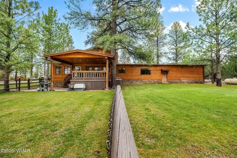 Exterior - 2922 Pine Rim Rd, Overgaard, AZ 85933 photo 9 of 12