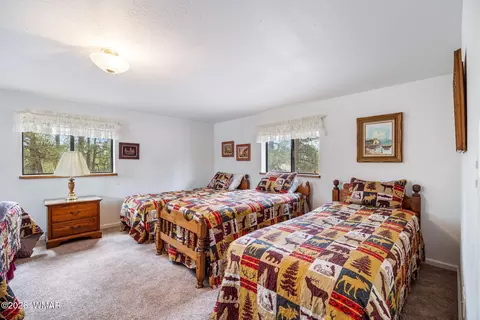 Bedroom - 2922 Pine Rim Rd, Overgaard, AZ 85933 photo 5 of 6