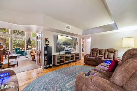 Living - 2922 Pine Rim Rd, Overgaard, AZ 85933 photo 5 of 7