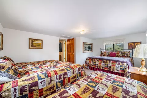 Bedroom - 2922 Pine Rim Rd, Overgaard, AZ 85933 photo 6 of 6