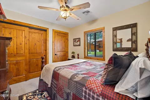 Bedroom - 2924 Pine Rim Rd, Overgaard, AZ 85933 photo 2 of 4